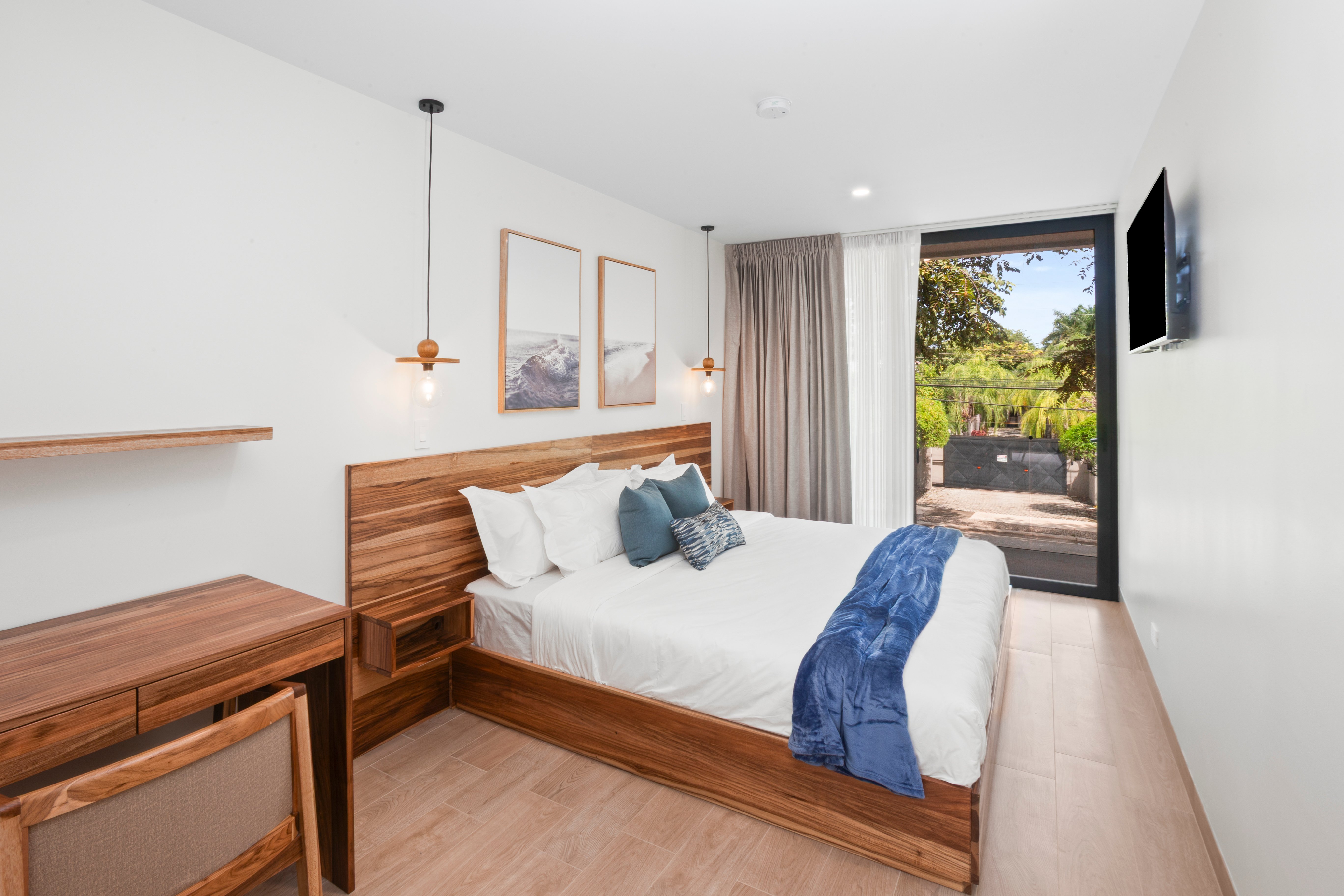 King suite bedroom